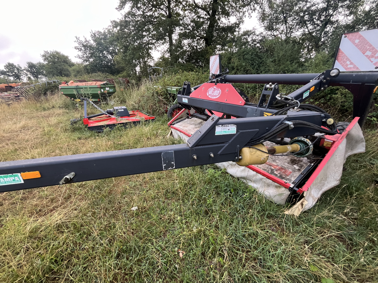 692d8cdceec677fb47a93fdf