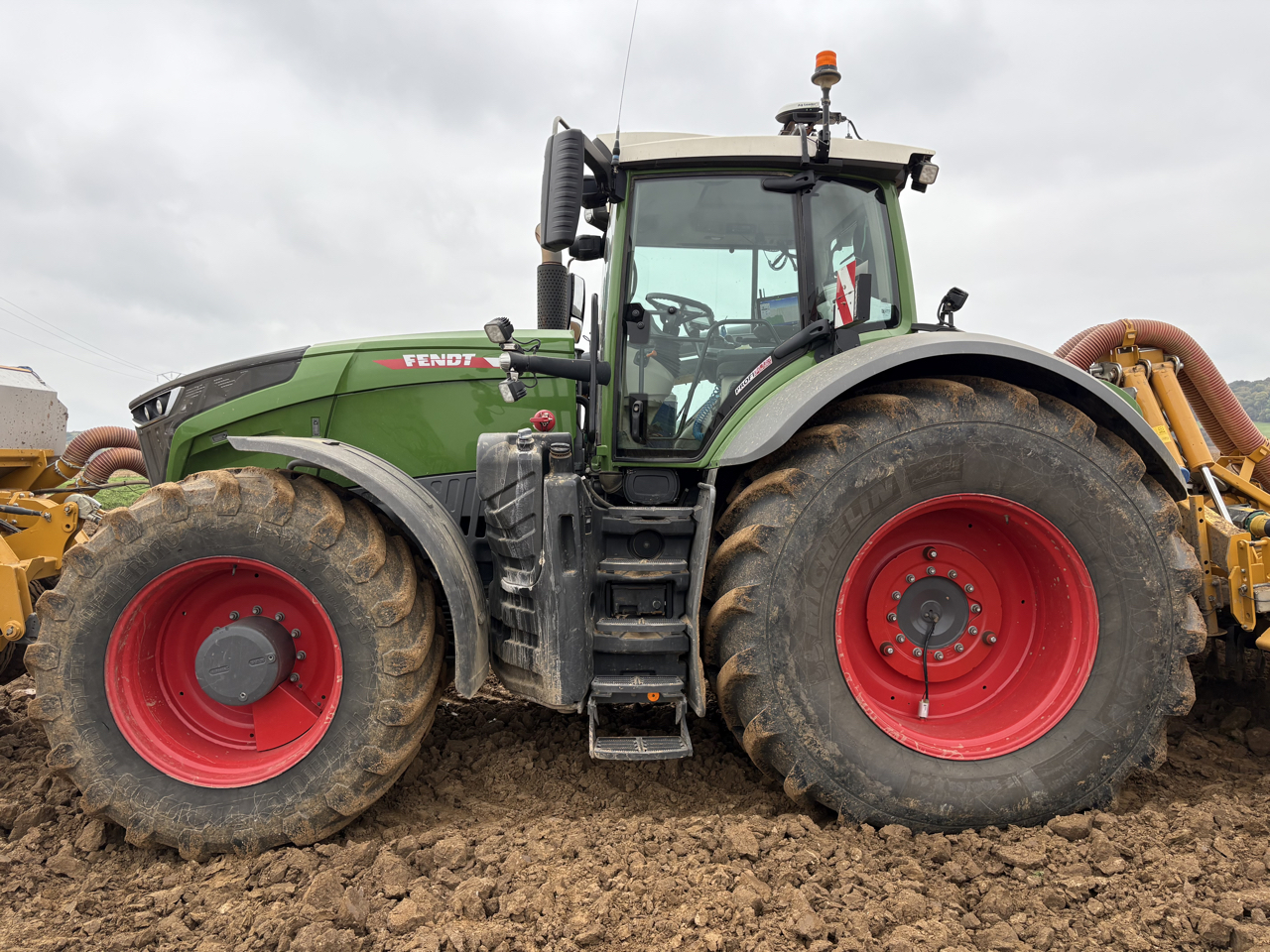 692853b1eec677fb47a93f8b