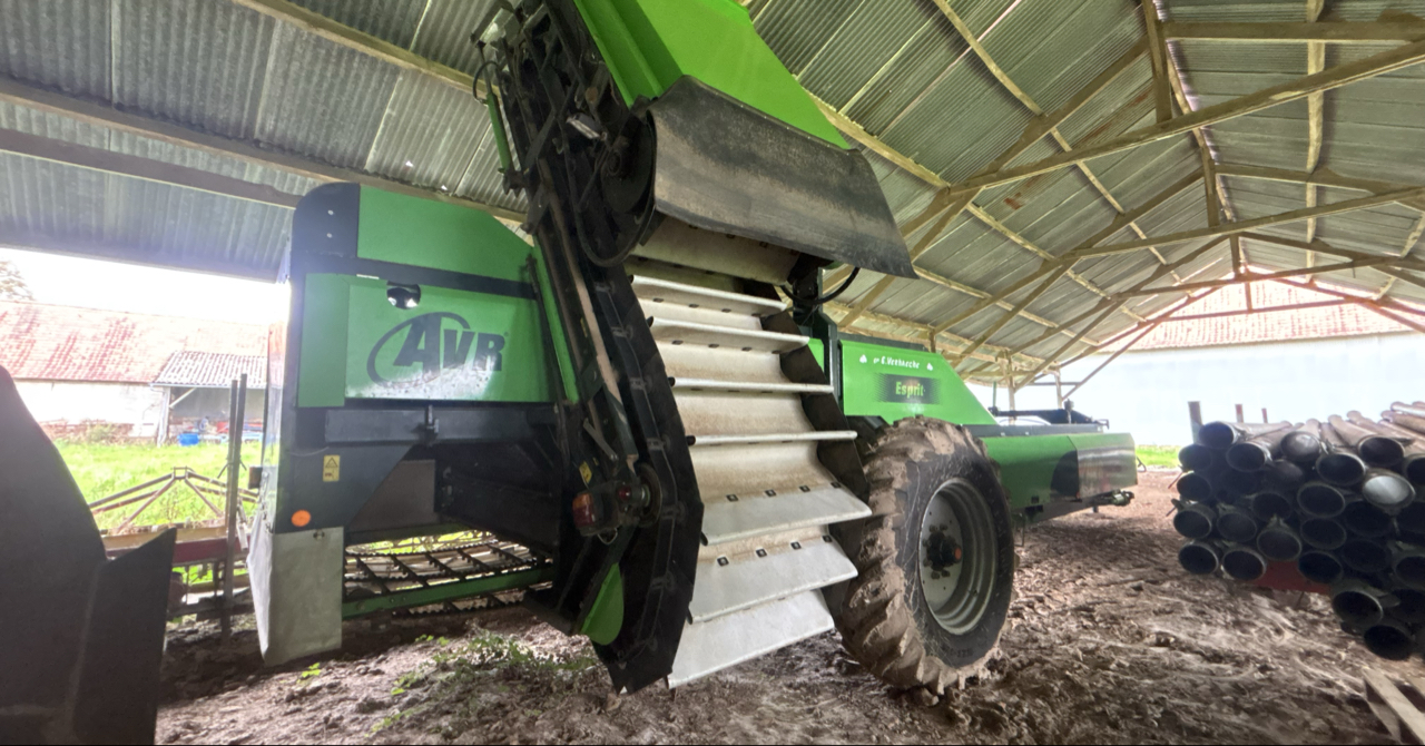 6928162beec677fb47a93f6d