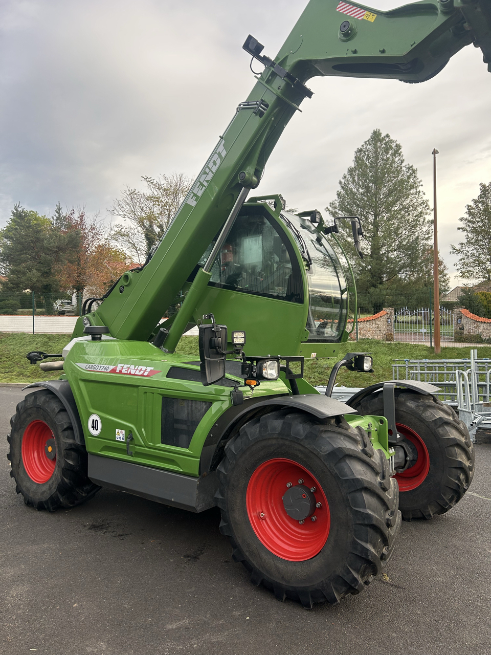 69281f9eeec677fb47a93f71