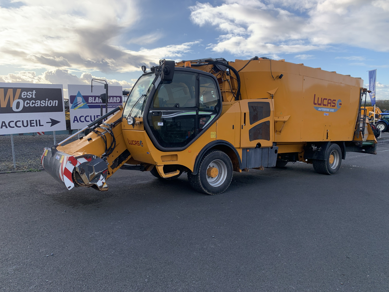 6893654ee83e36665972c79c