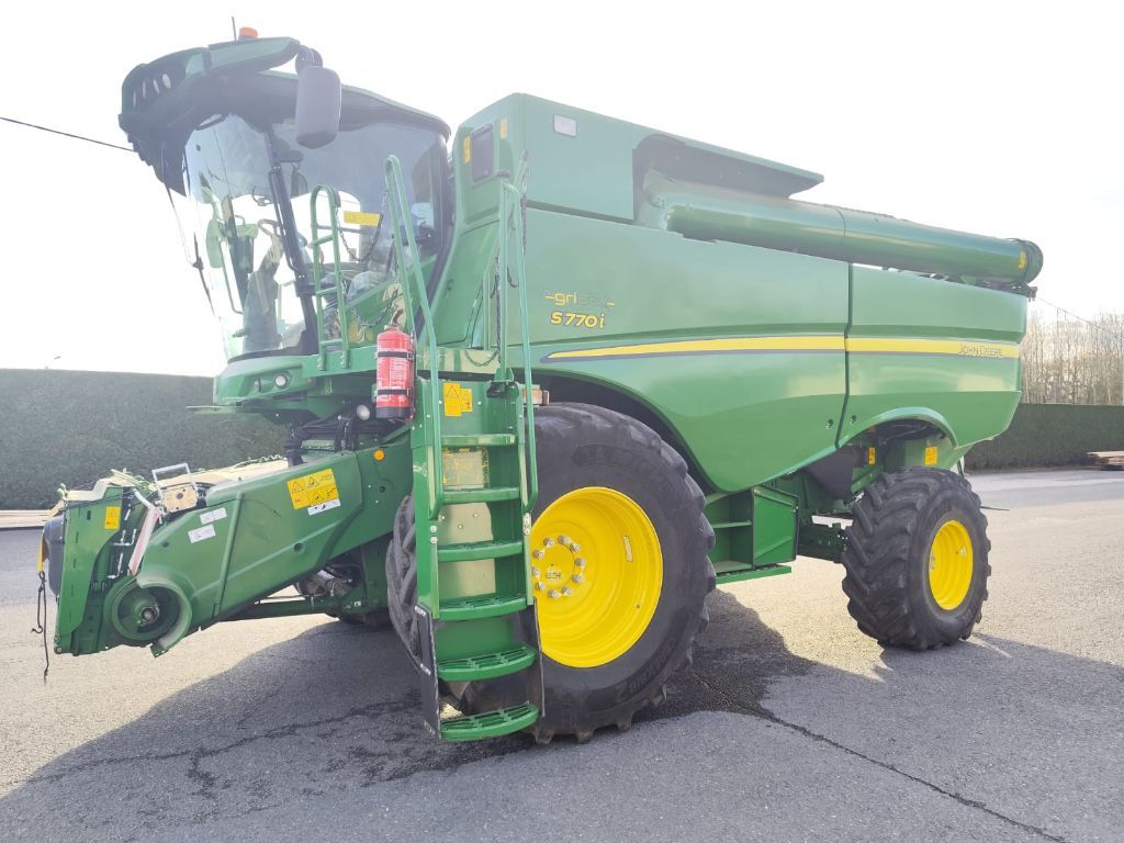 69383247eec677fb47a94133