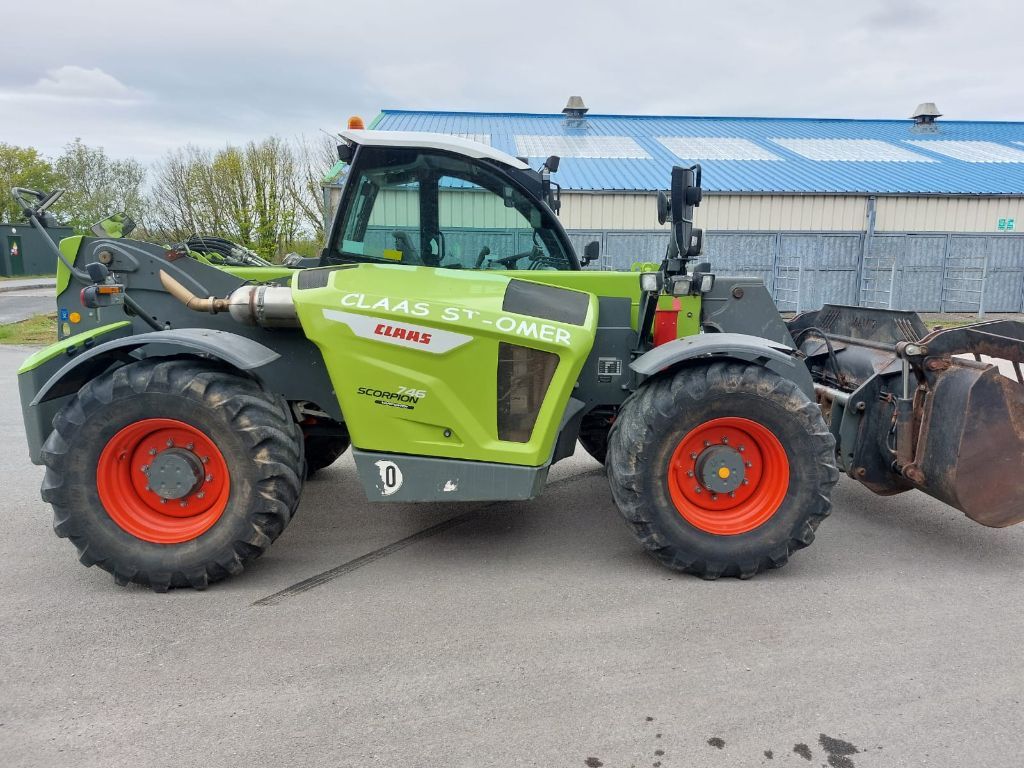 696e5dd10df640ace043603f