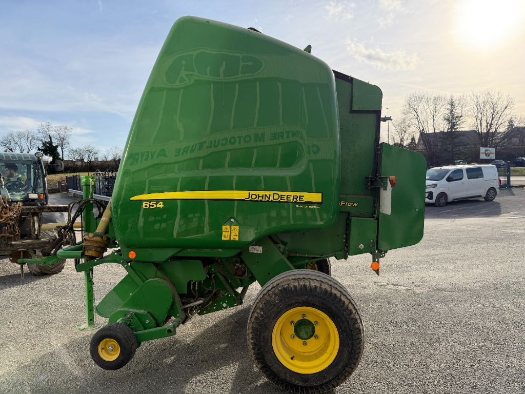 696e63a40df640ace0436048