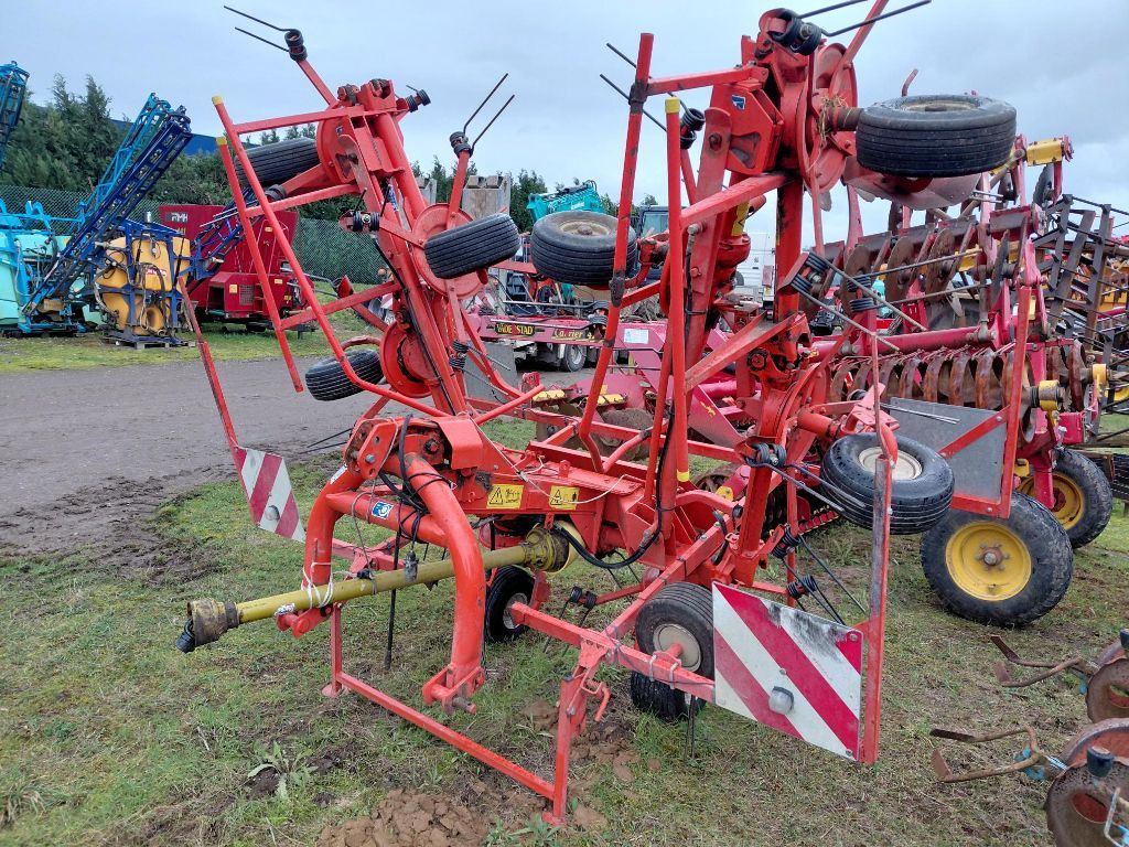 69733d566318c70c05cdd37b