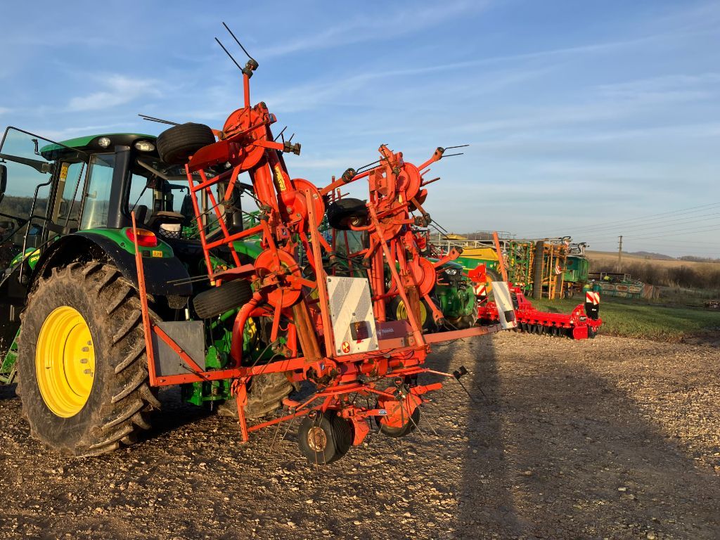 694002f3eec677fb47a941a2