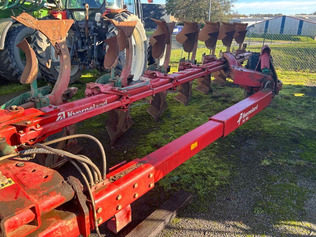 692d806eeec677fb47a93fd3