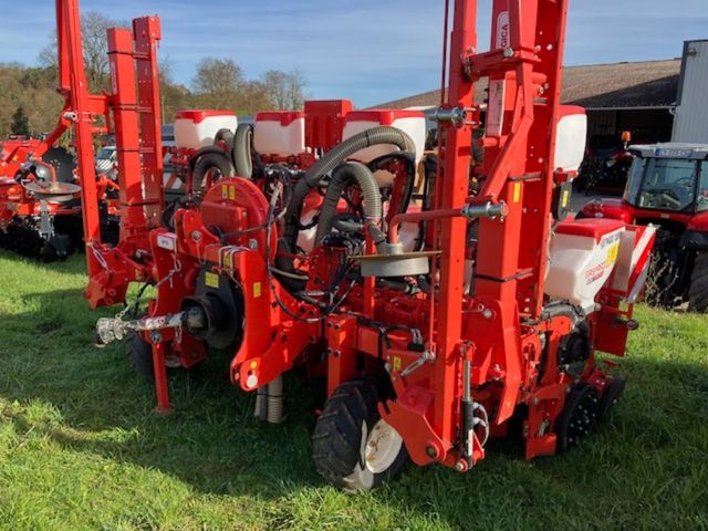 6911a6ef793b116ea79ed650