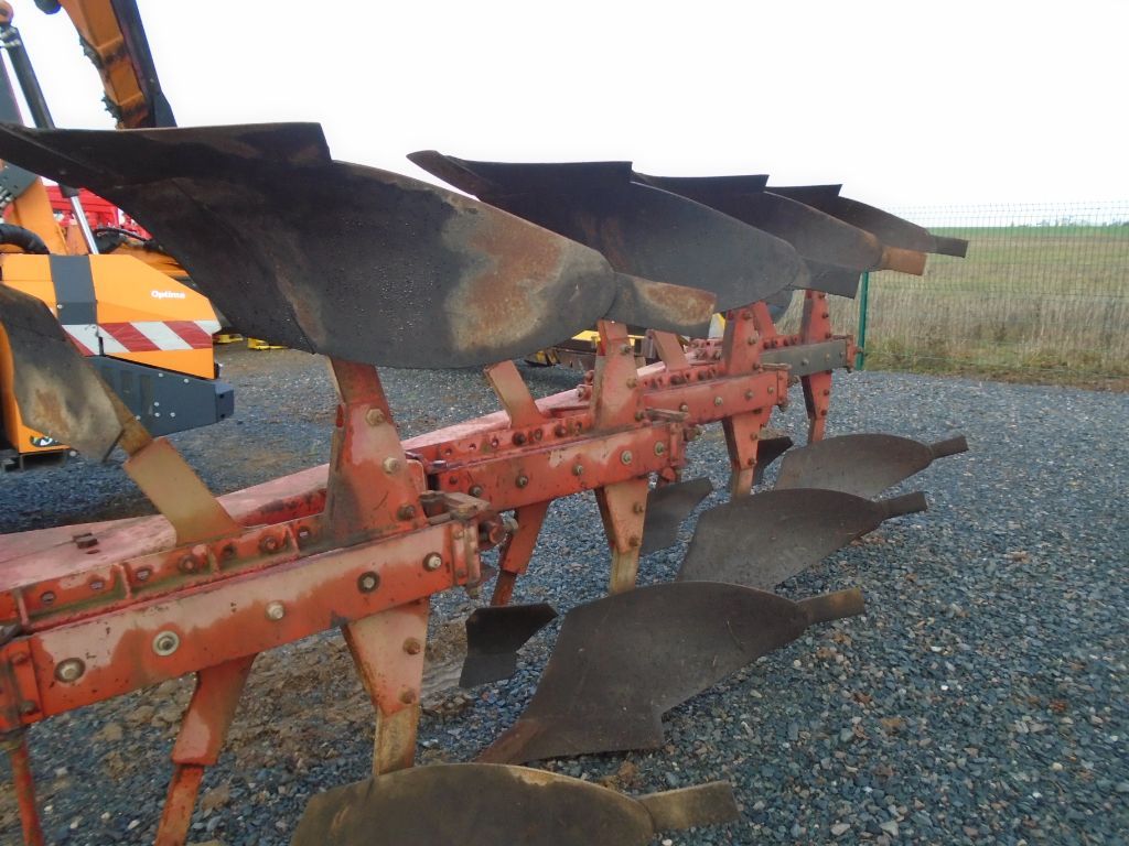 698b180f6ce0a5679e36b27f