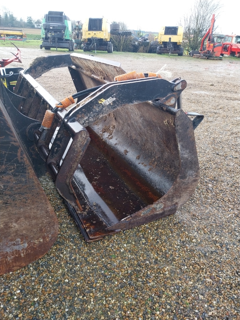 697334c46318c70c05cdd32a