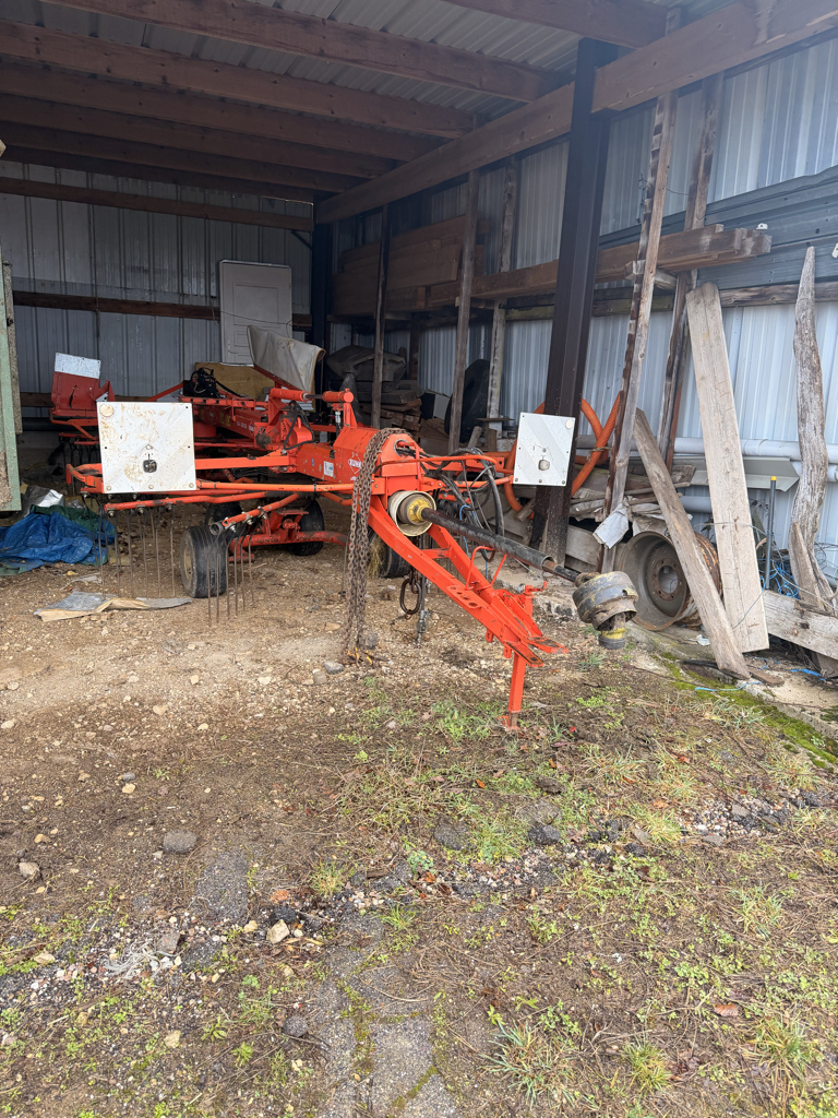 697b32116318c70c05cdd460