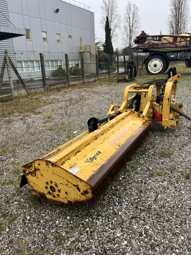 698d992f6ce0a5679e36b393