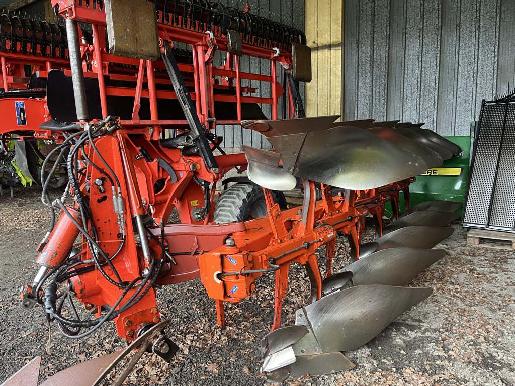 69bbb69588c84996884fdf35