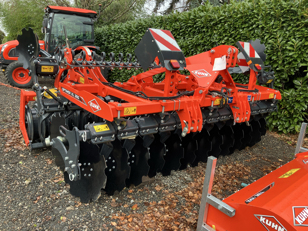 69a04f327d1756fb363eab33