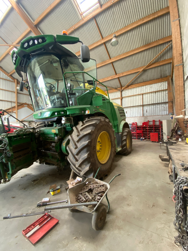 68ee05e6b216a27ffc14f359