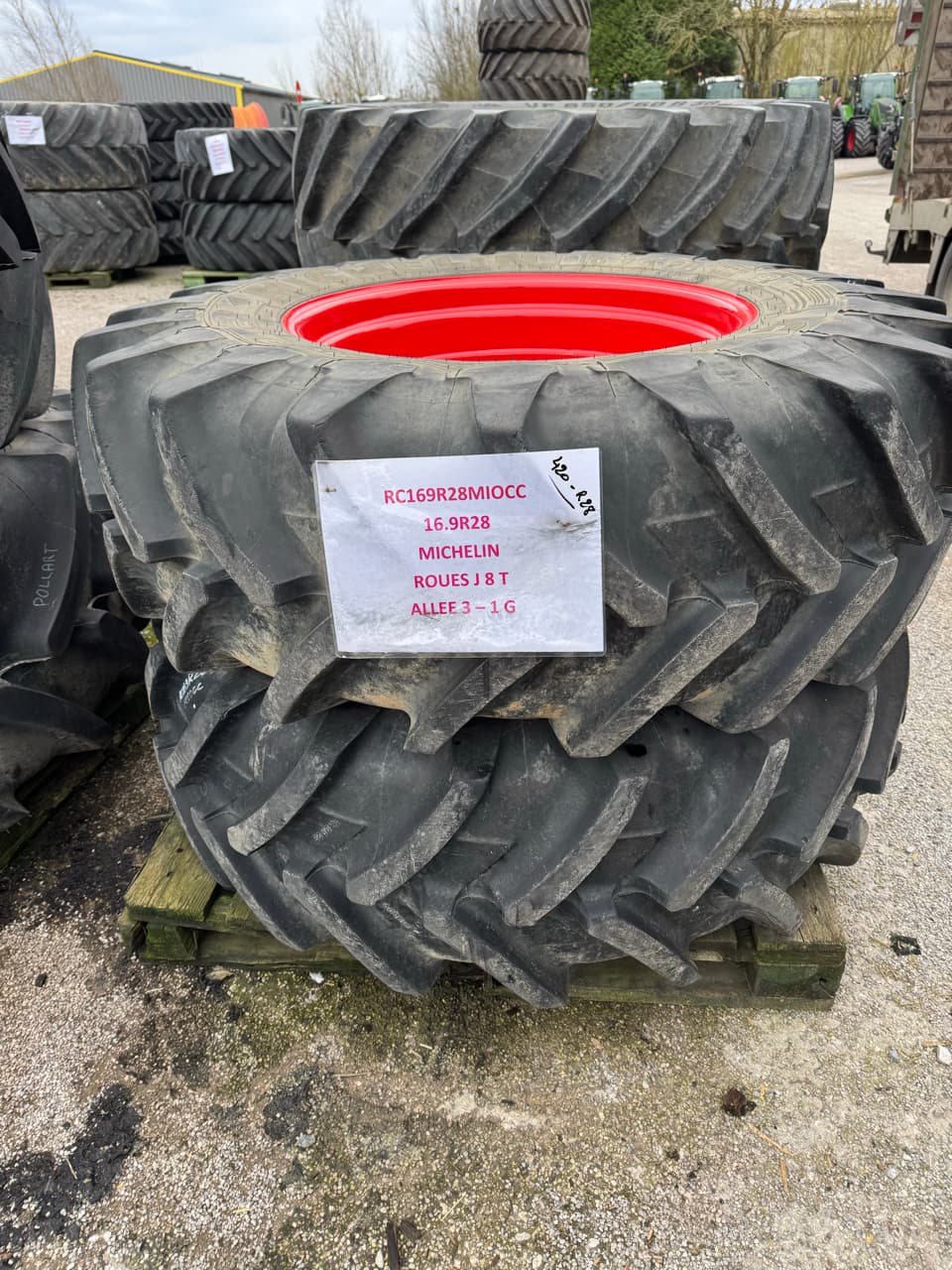 Pneumatique MICHELIN 16,9R28 - photo principale