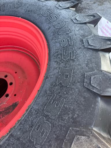Pneumatique TRELLEBORG 650/65R38 - photo 5