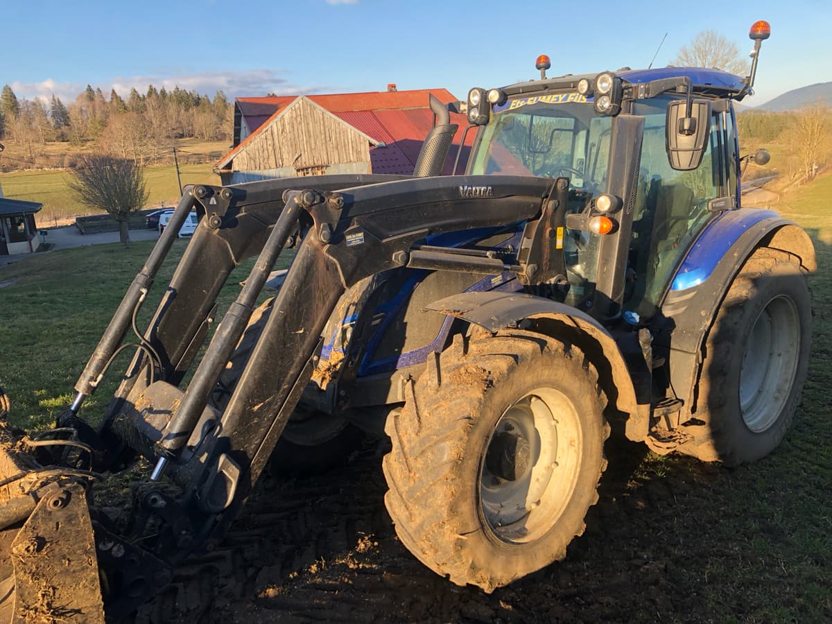 Tracteur chargeur VALTRA N 104 - photo principale