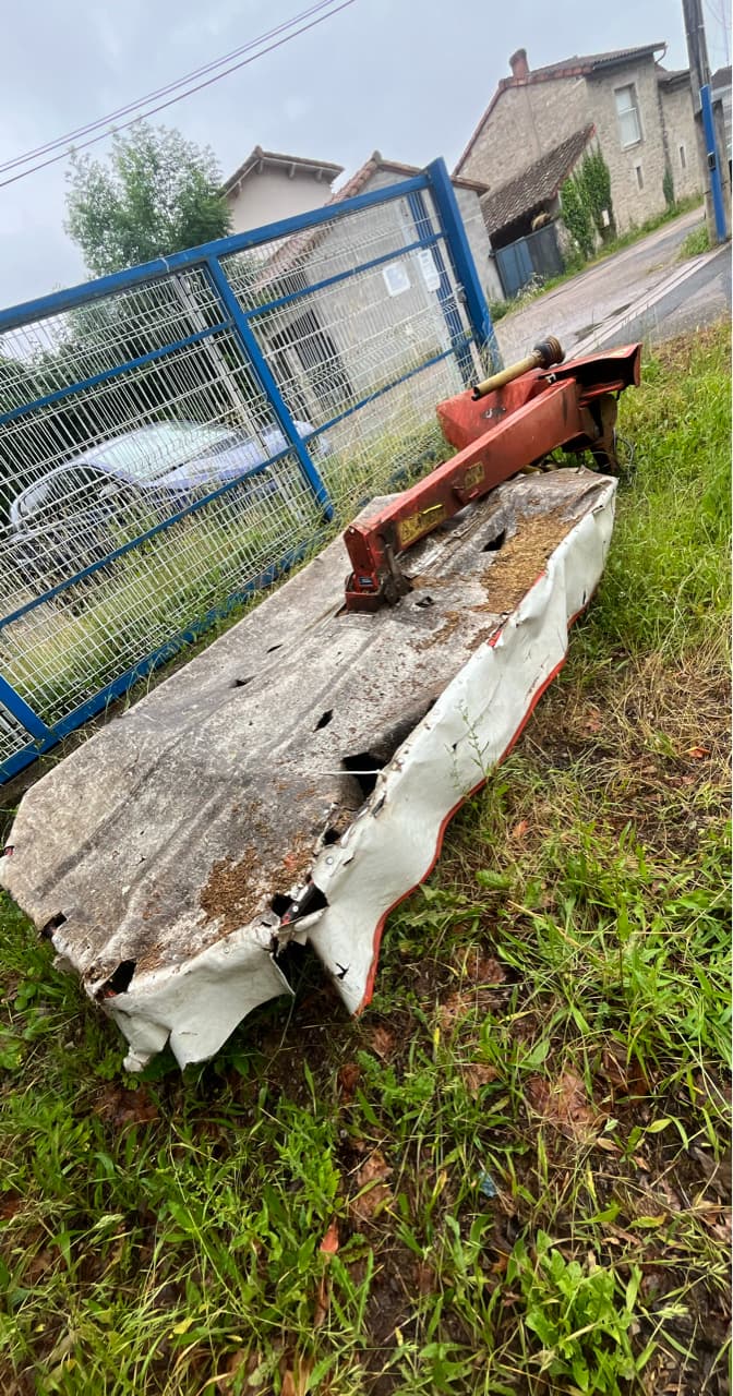 Faucheuse KUHN GMD 702 - photo principale