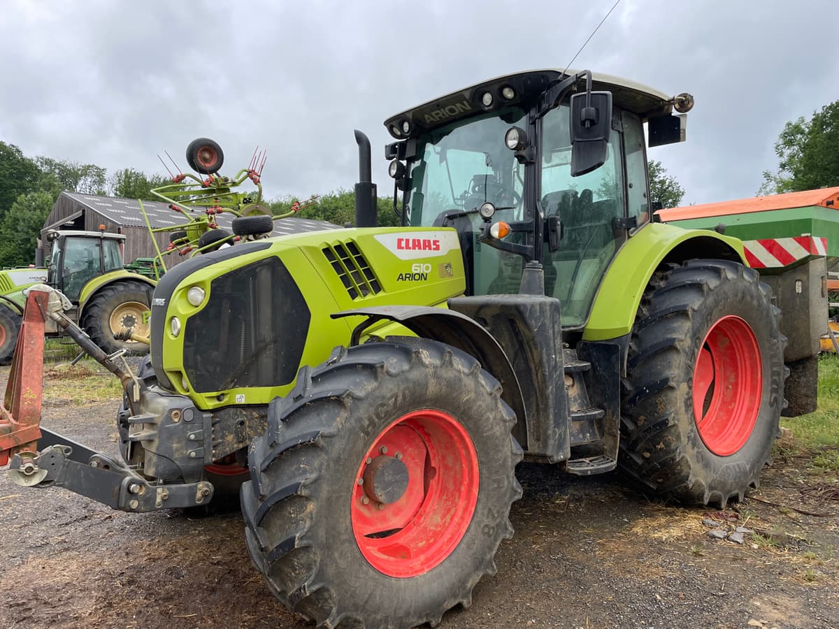Tracteur CLAAS ARION 610 - photo principale