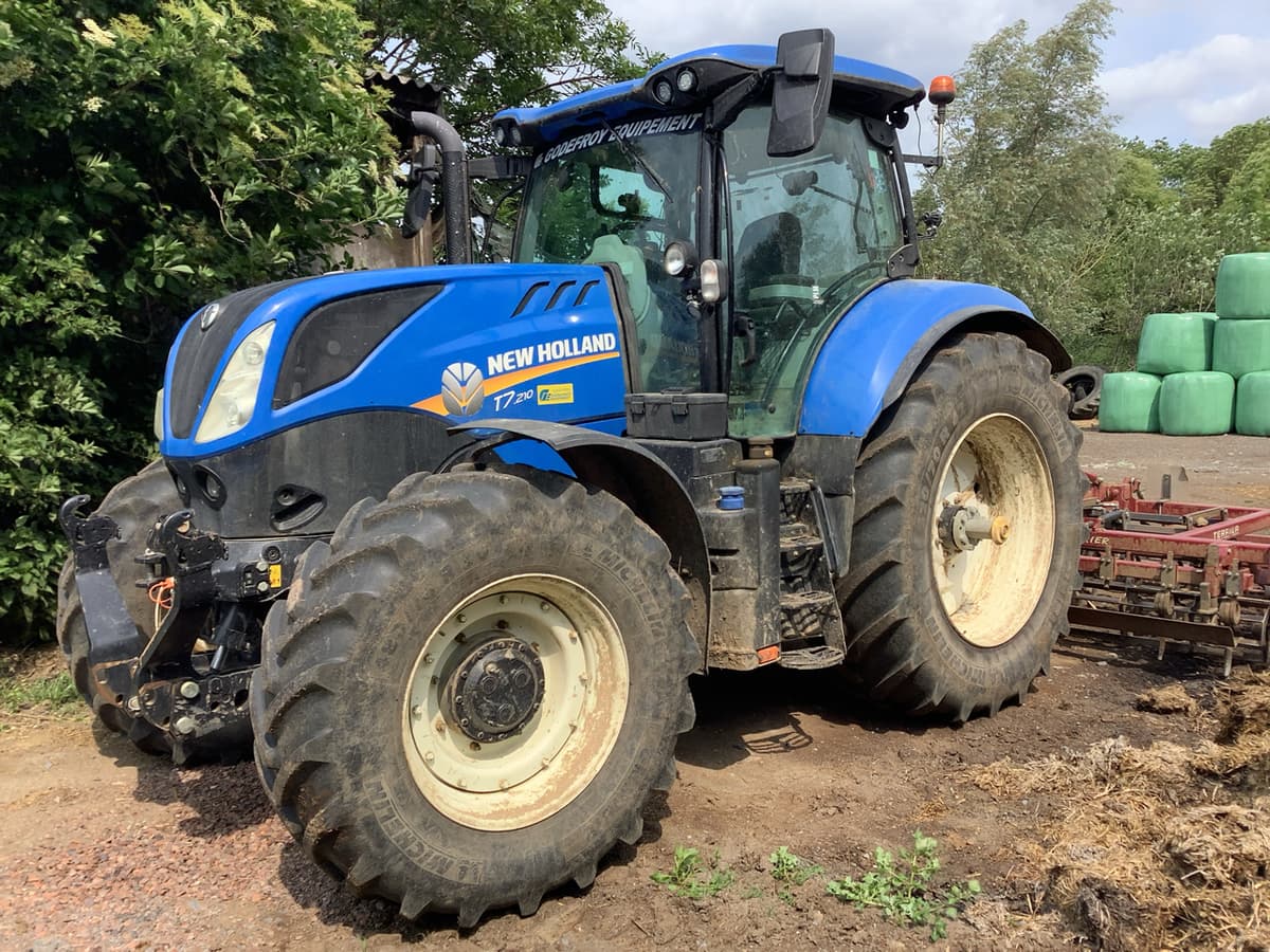 Tracteur NEW HOLLAND T7.210 SW2 - photo principale
