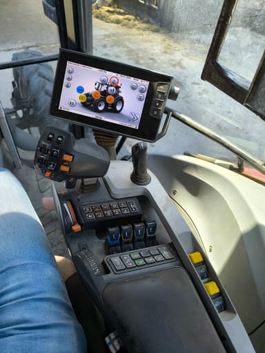 Tracteur VALTRA G135 - photo 3