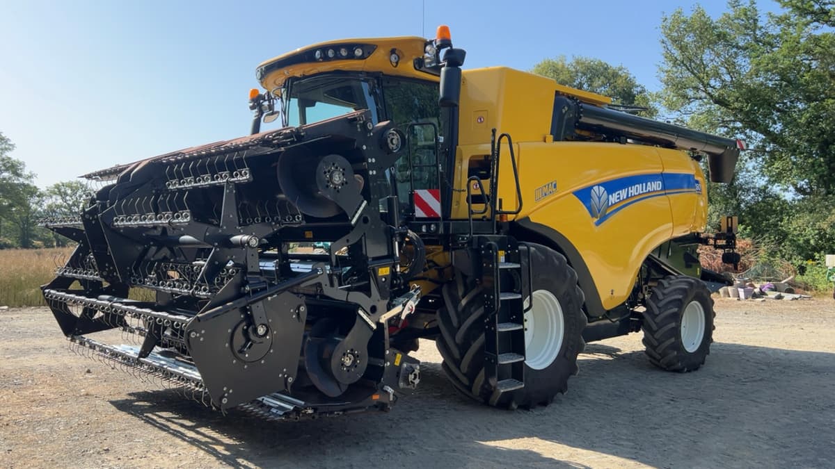 Moissonneuse NEW HOLLAND CX 7.80 - photo principale