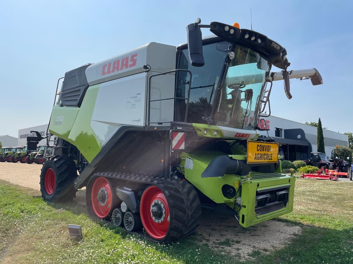 Moissonneuse CLAAS Trion 750 TT - photo principale