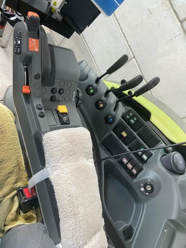 Tracteur CLAAS ARION 530 - photo 3