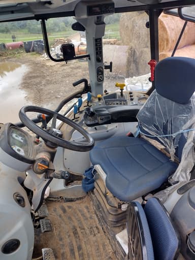 Tracteur chargeur NEW HOLLAND T 5.110 - photo 4