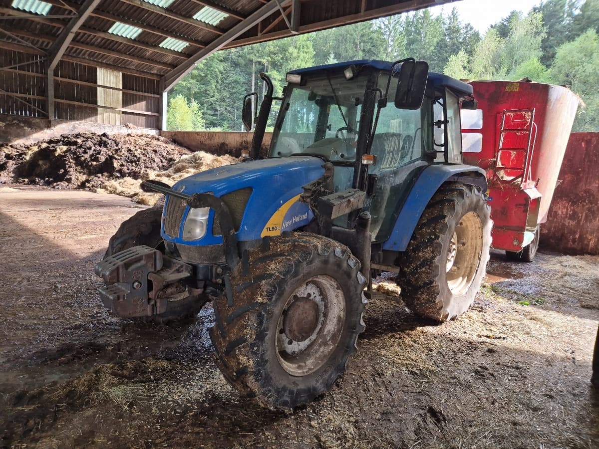 Tracteur NEW HOLLAND TL80A - photo principale