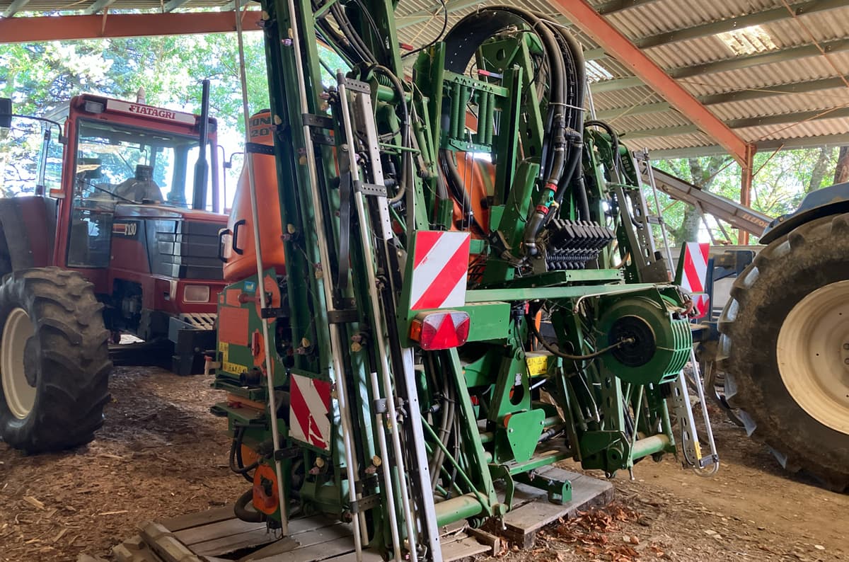 Pulverisateur AMAZONE UF1201 - photo principale