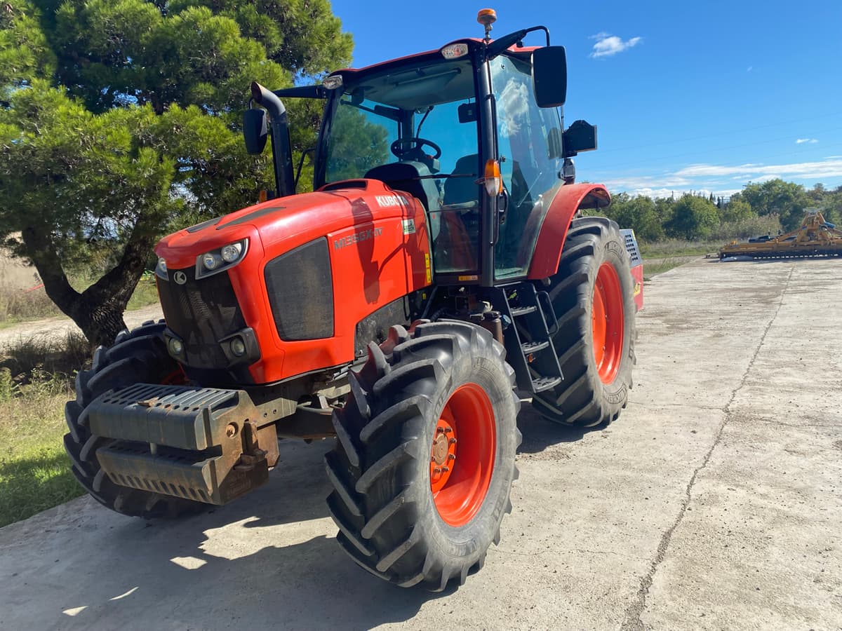 Tracteur KUBOTA M135GX-IV - photo principale