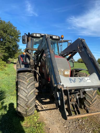 Tracteur chargeur VALTRA N111 - photo 2