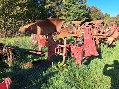 Charrue CASE IH 135 - photo 2