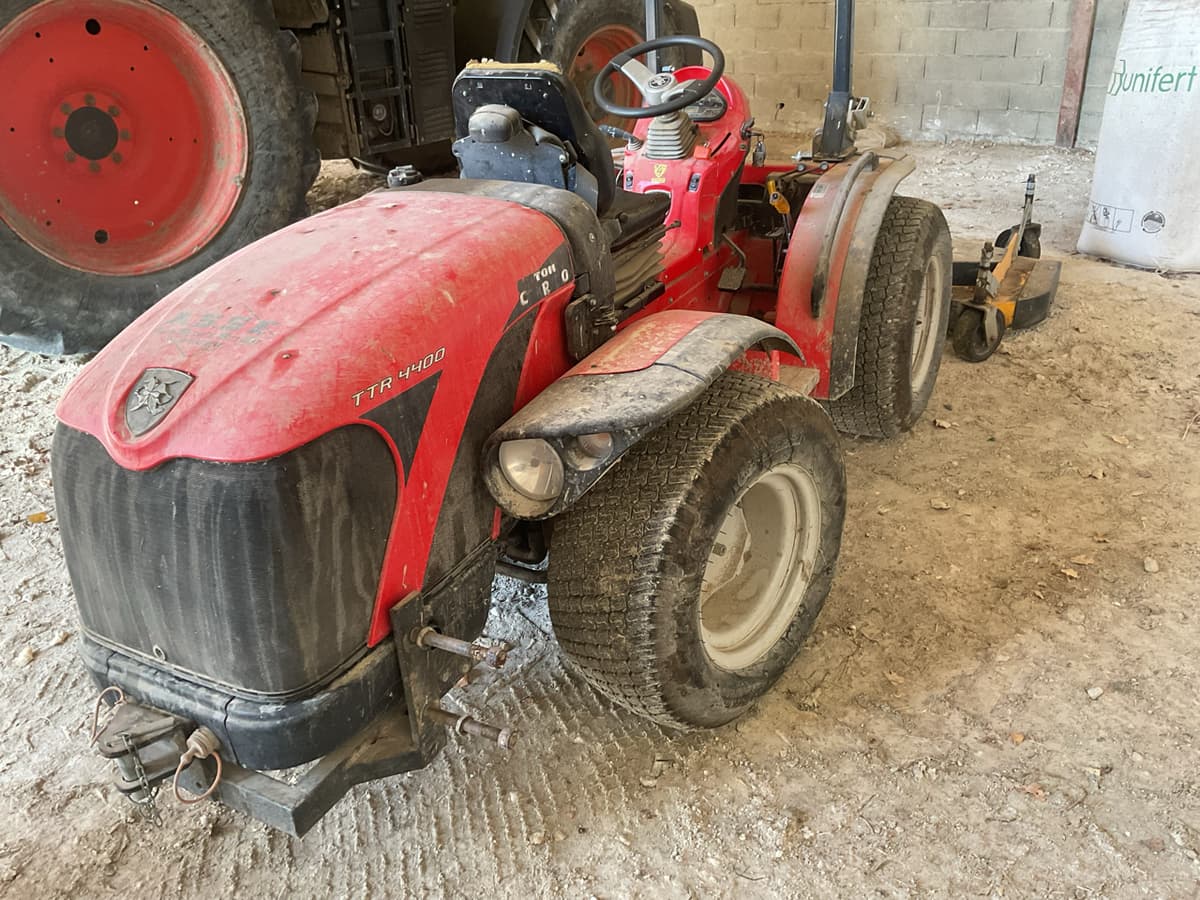 Tracteur etroit CARRARO TTR4400 - photo principale