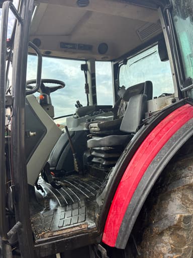 Tracteur chargeur VALTRA A134 H - photo 2