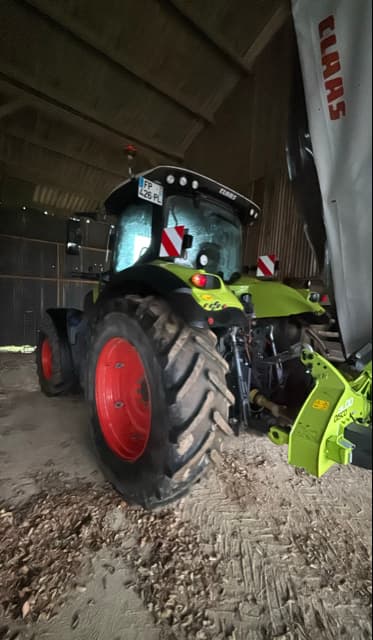 Tracteur CLAAS AXION 830 - photo 2