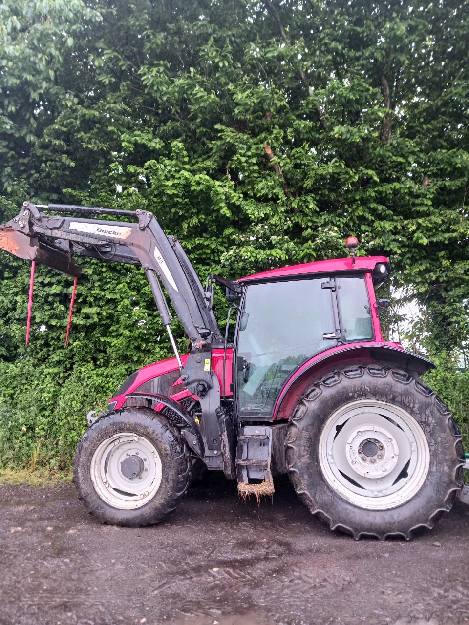 Tracteur chargeur VALTRA A104 MH4 - photo principale
