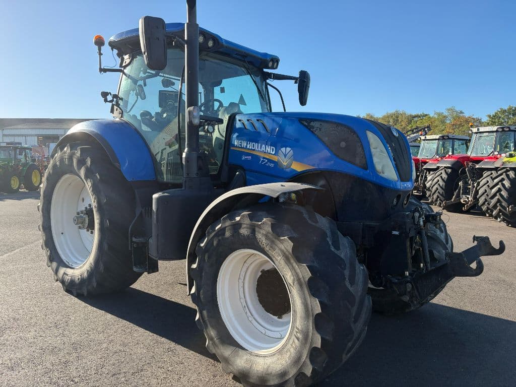 Tracteur NEW HOLLAND T7.245 - photo principale