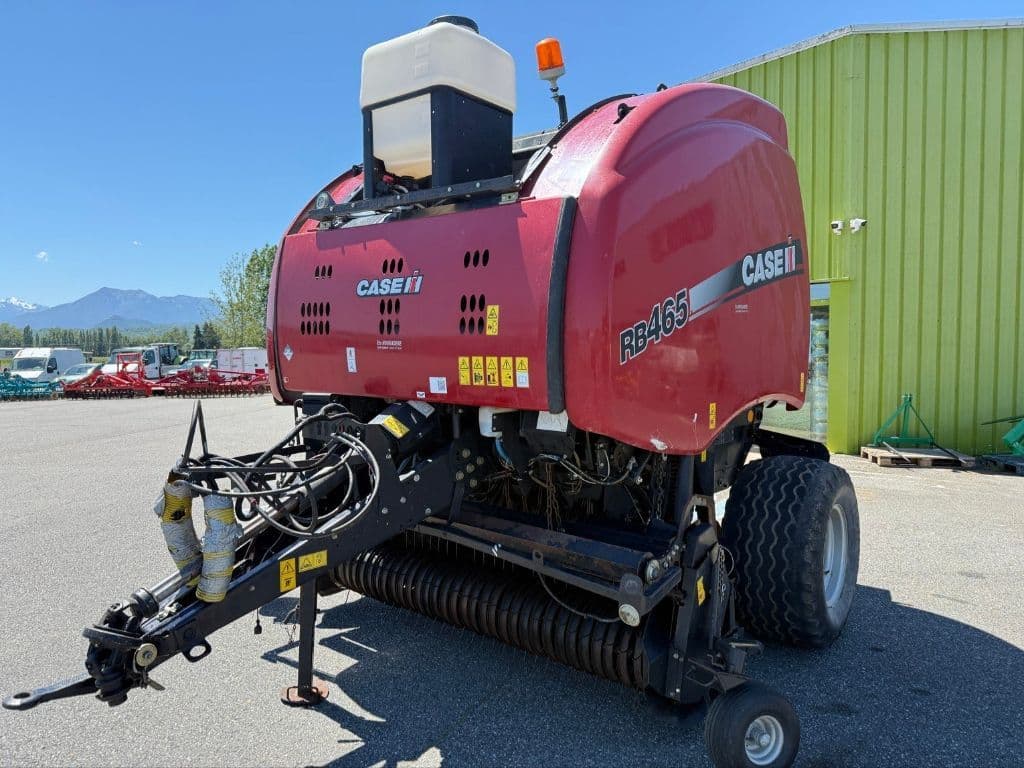 Presse balles rondes CASE IH RB 465 RC - photo principale