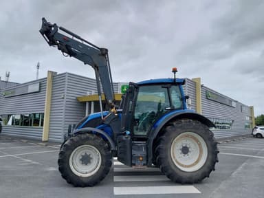 Tracteur chargeur VALTRA N 135 - photo 2