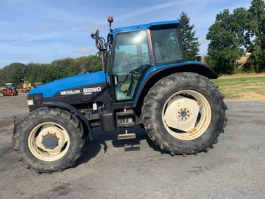 Tracteur NEW HOLLAND 8260 - photo 5