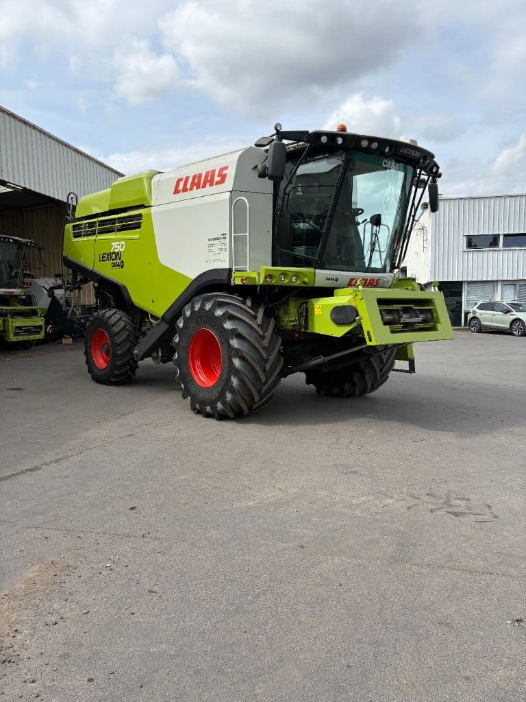 Moissonneuse CLAAS LEXION 750 - photo principale