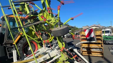 Faneuse CLAAS VOLTO 900 T - photo 3