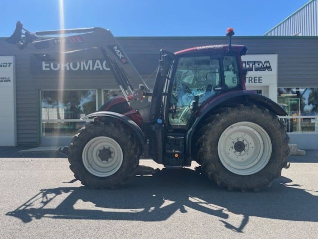 Tracteur chargeur VALTRA N135A - photo principale