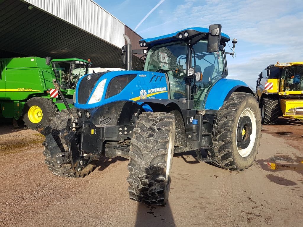 Tracteur NEW HOLLAND T7.270 AC - photo principale