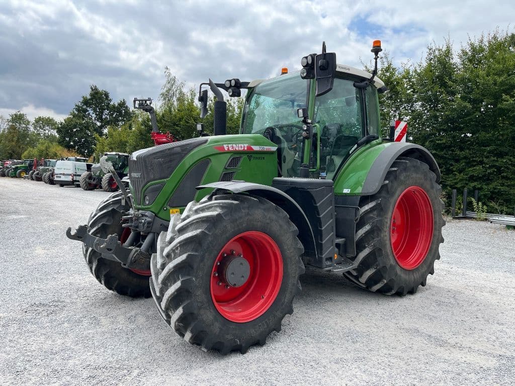 Tracteur FENDT 720 VARIO POWER + - photo principale
