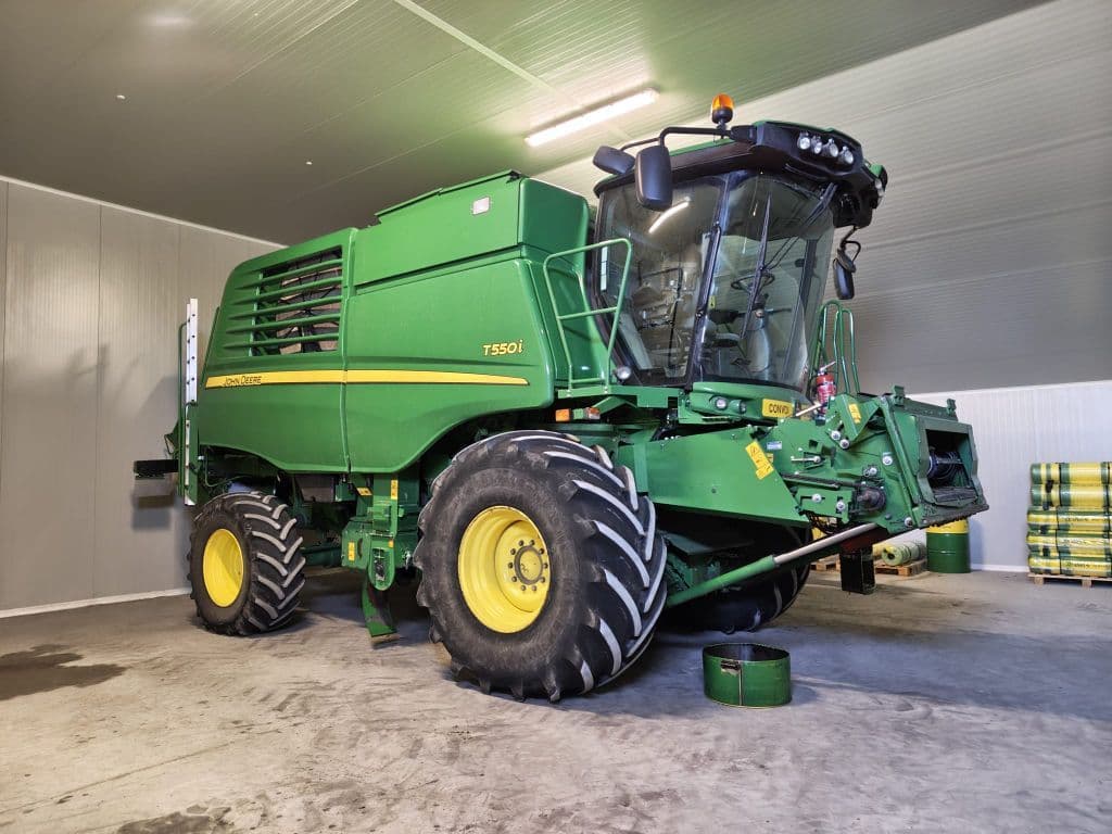Moissonneuse JOHN DEERE T 550 I - photo principale
