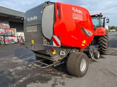 Presse balles rondes KUBOTA BV 6160 démo - photo 3